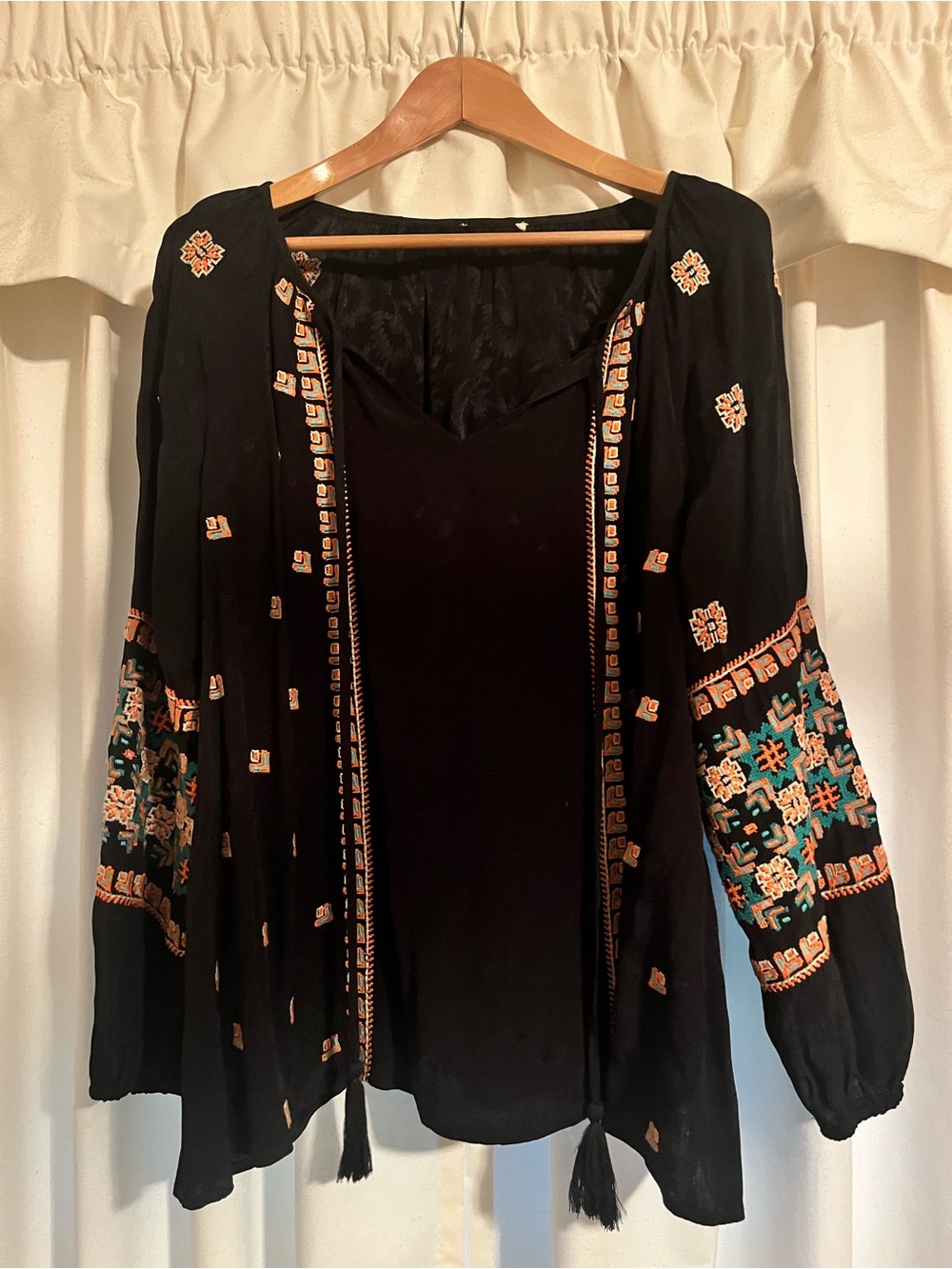 Sundance Boho Black Peasant Blouse with Embroidery Size Large